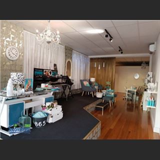 Cần sang tiệm Nail/beauty trên đuờng High Street, vùng Thornbury.