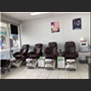 Shop Nail vùng Hampton Park có lượng khách ổn định cần sang