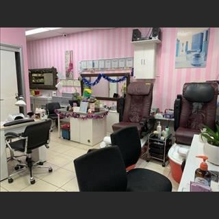 Shop nails vùng Punchbowl có lượng khách quen ổn định cần sang