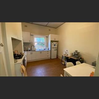 Cho share hoặc thuê nguyên căn full furniture ở Hanson Rd